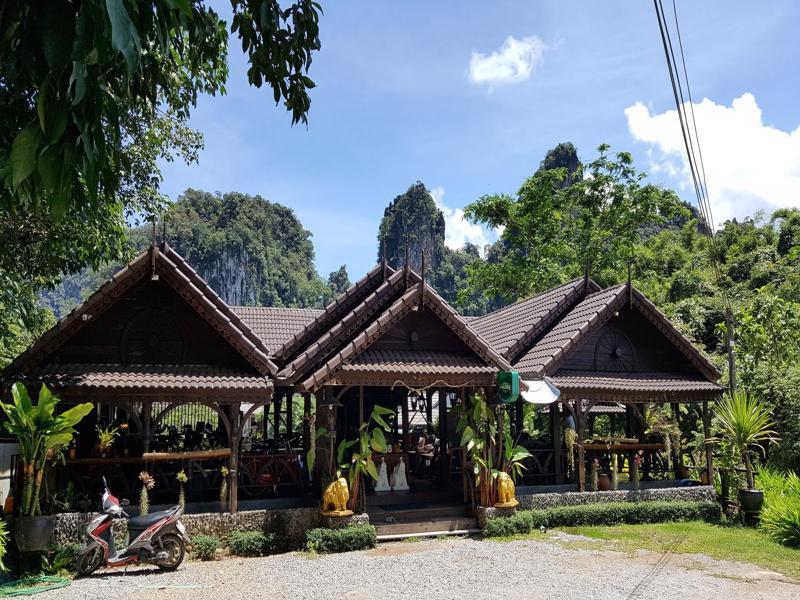 Montania Lifestyle Hotel Phanom Exteriör bild