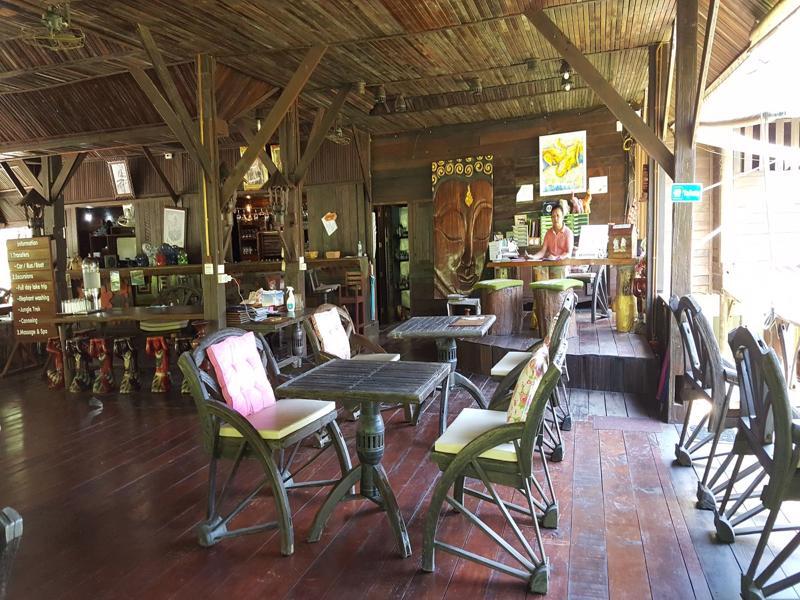 Montania Lifestyle Hotel Phanom Exteriör bild