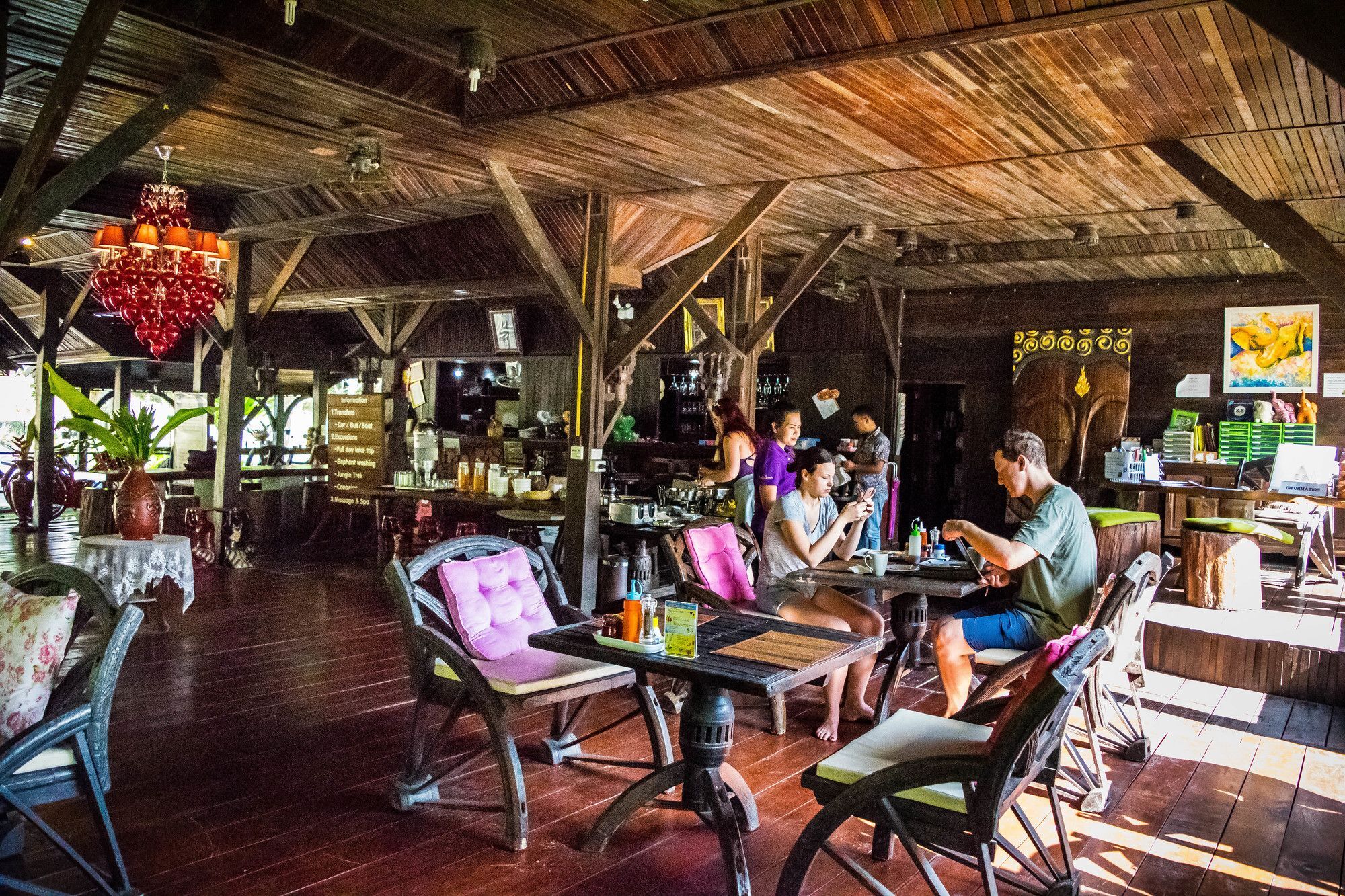 Montania Lifestyle Hotel Phanom Exteriör bild