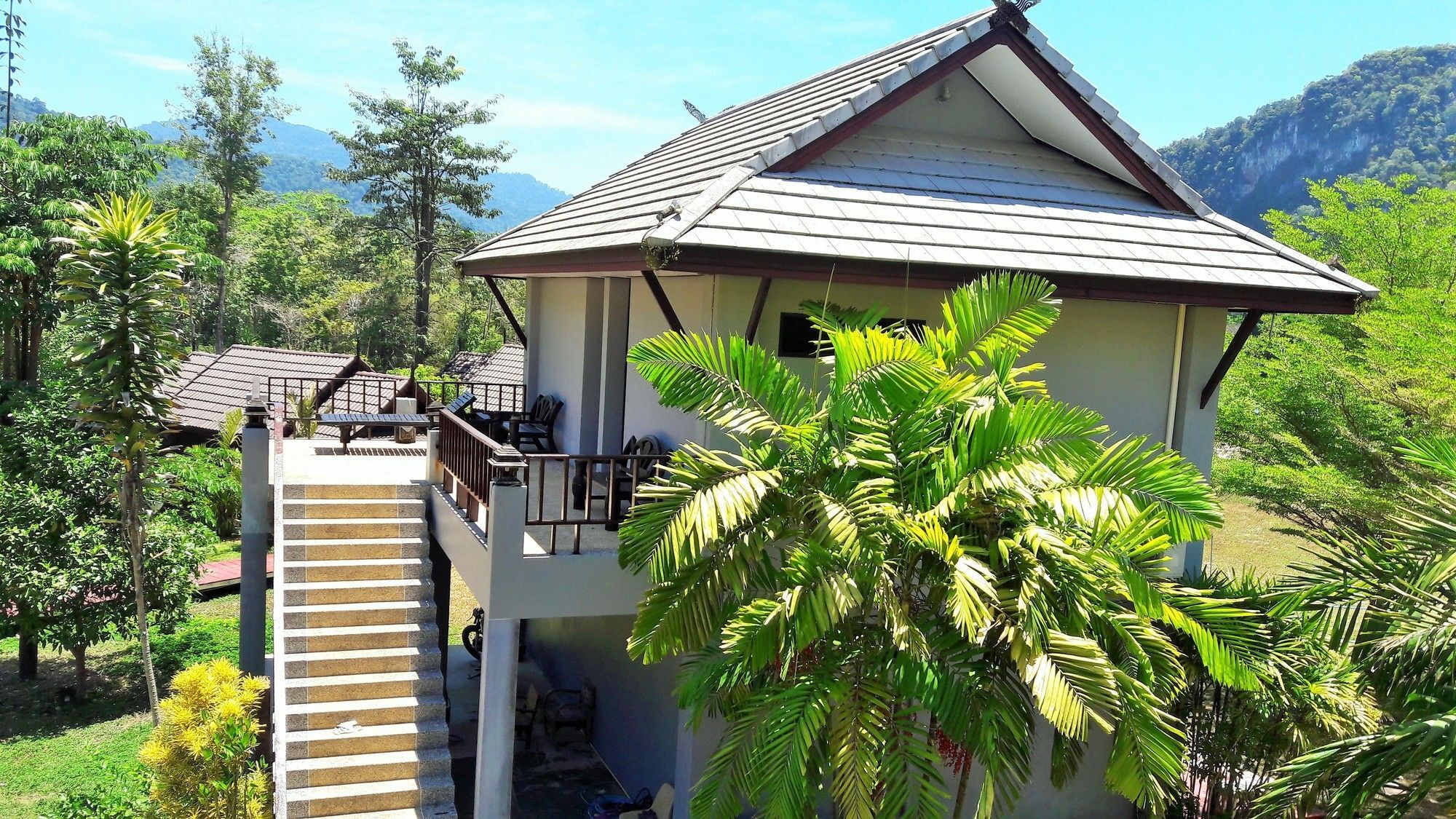 Montania Lifestyle Hotel Phanom Exteriör bild