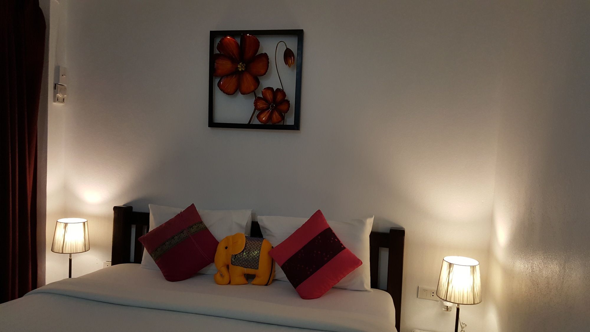 Montania Lifestyle Hotel Phanom Exteriör bild
