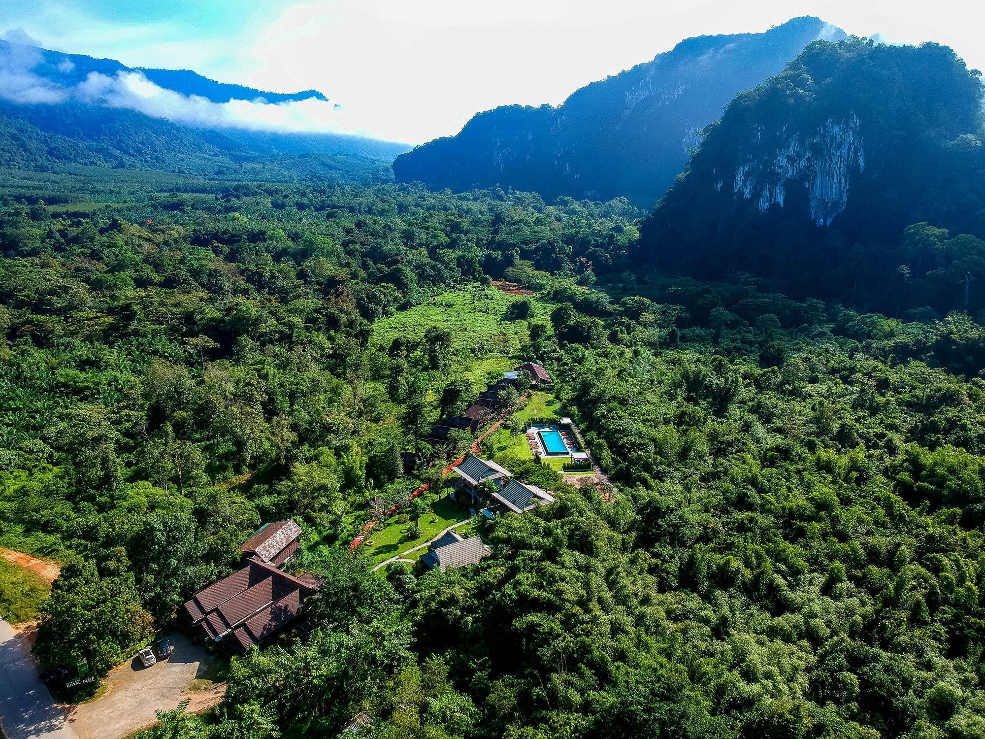 Montania Lifestyle Hotel Phanom Exteriör bild