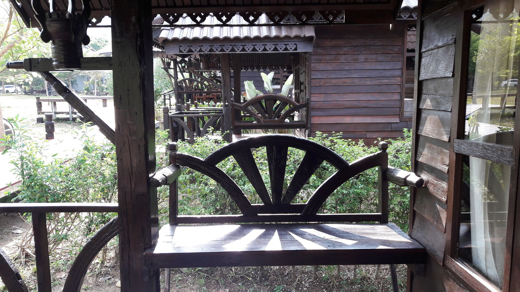 Montania Lifestyle Hotel Phanom Exteriör bild